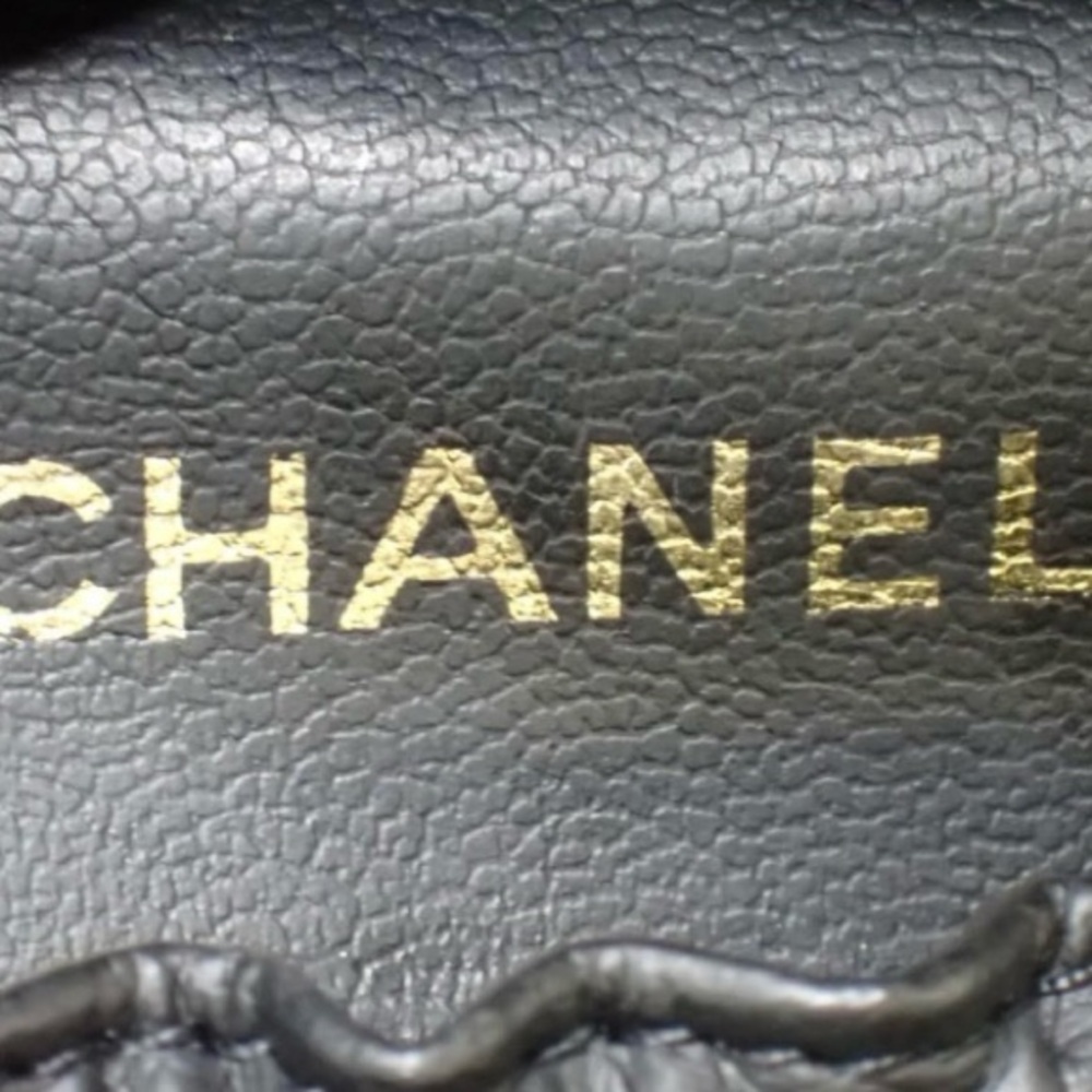 Chanel Vintage Black Patent Vanity Case + Box - Picture 15 of 16